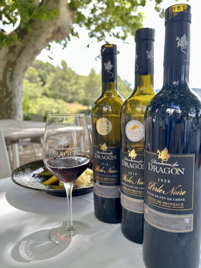 Cuvées Perle noire 2016, 2019 et 2020 du domaine du Dragon