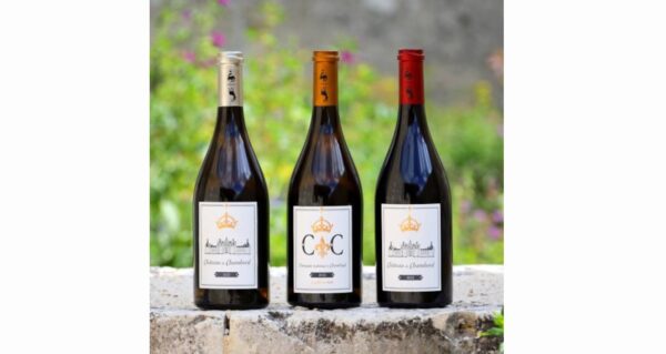 Trois bouteilles de vins du château de Chambord 2022
