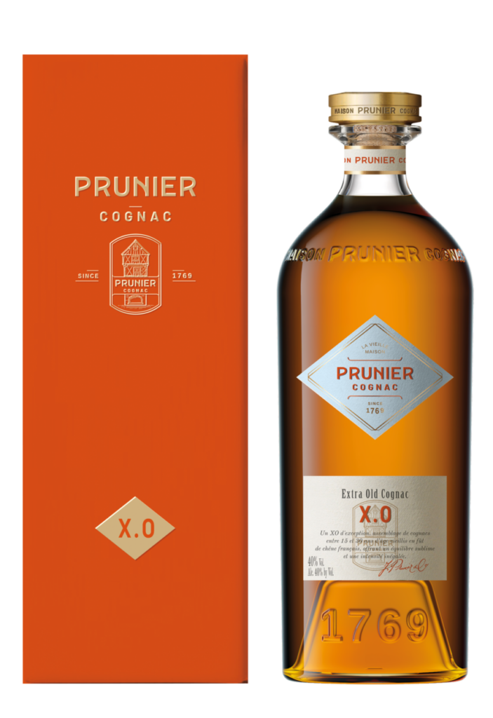 Bouteille de cognac de la Maison Prunier, Extra Old Cognac X.O