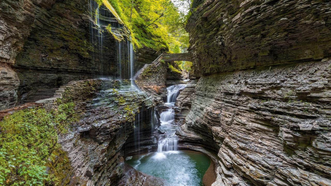 cascade au coeur des finger lake dans l'état de New-York USA