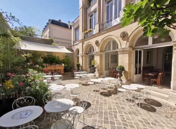 La terrasse du Mademoiselle Mars à Paris 9e