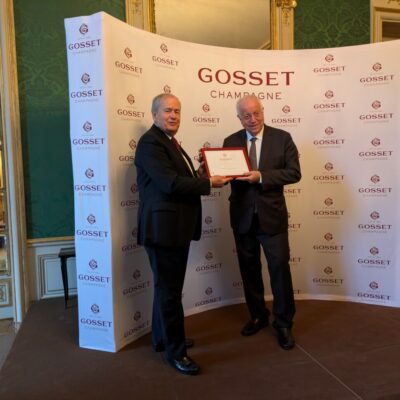 Jean-Pierre Cointreau remet le Trophée Gosset à Jean-Robert Pitte