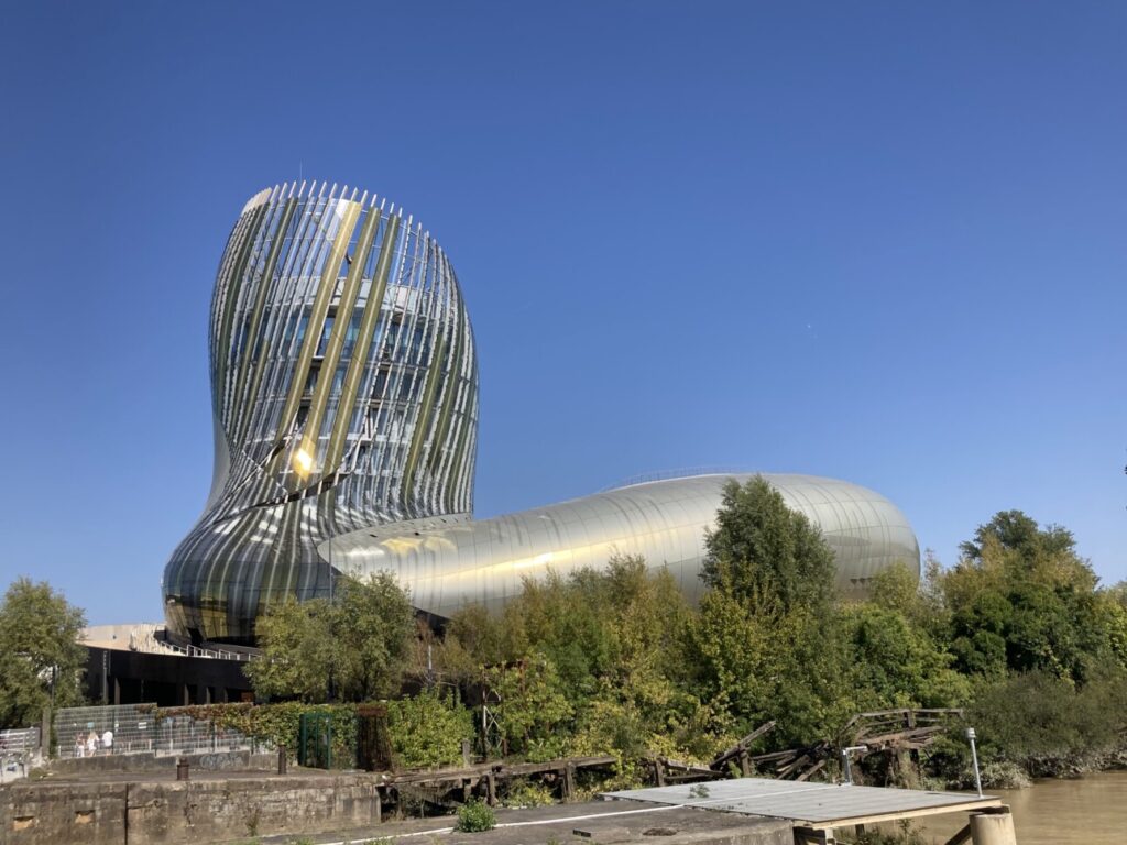 Cité du vin de Bordeaux vue de l'extérieur