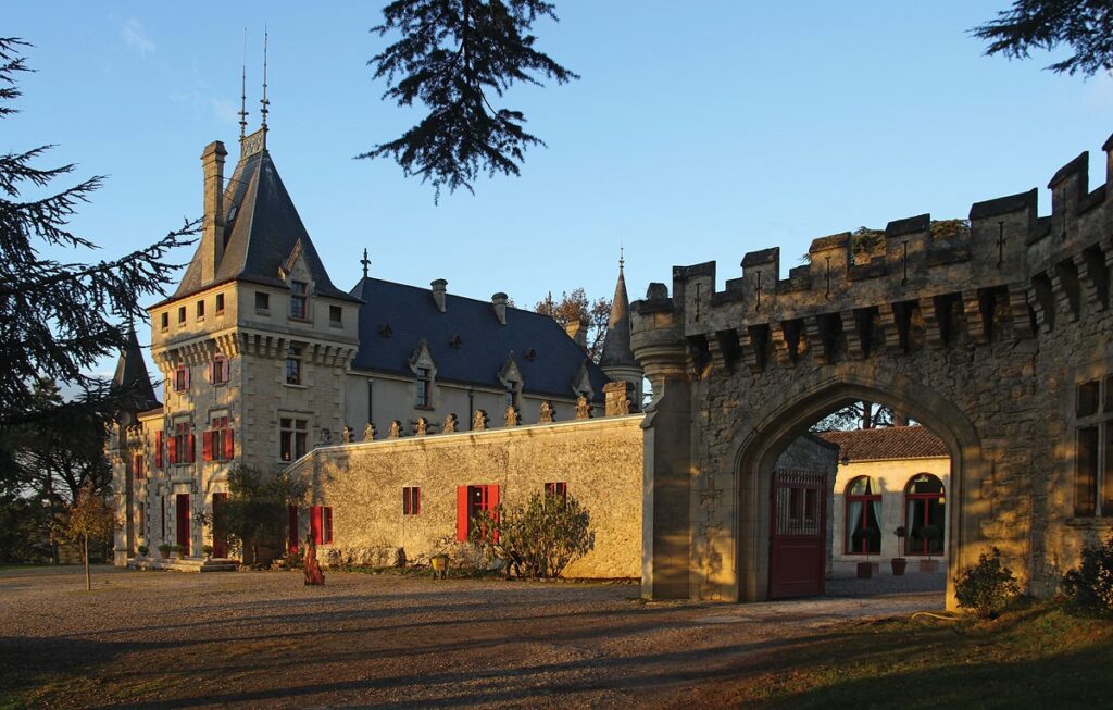 Château de Pressac, étape du tour exclusif d'À La Française, partenaire des Trophées de l'Œnotourisme