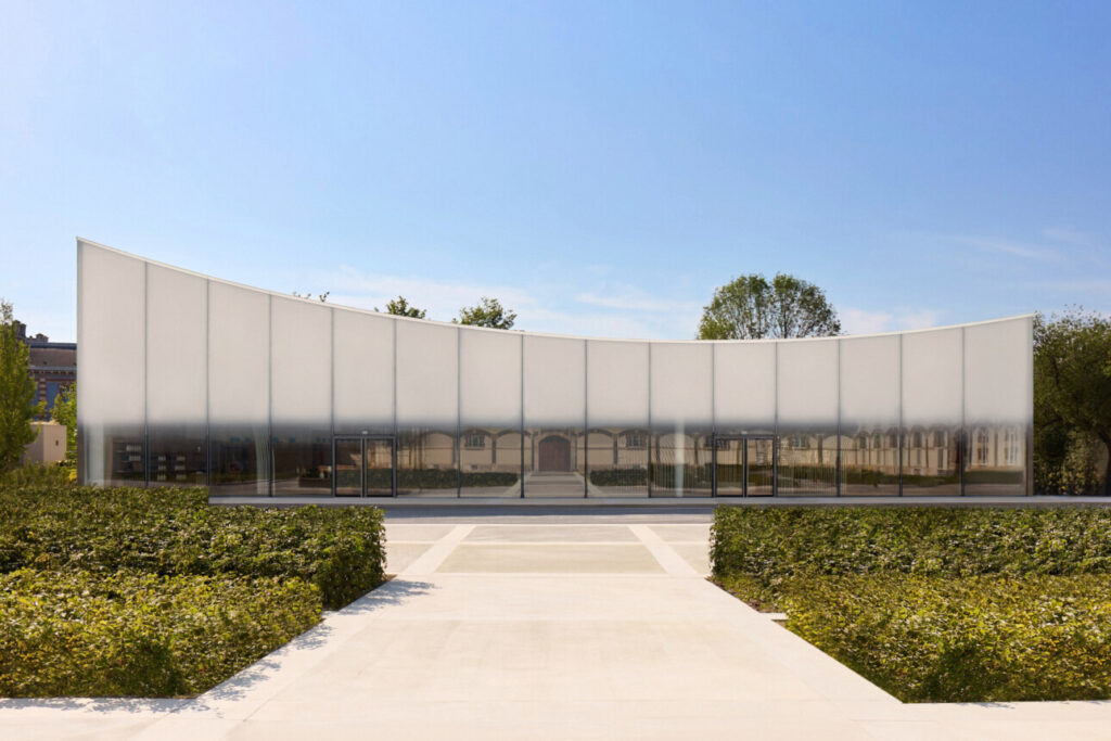 Le Reste Façade du pavillon construit par Sou Fujimoto pour la Maison Ruinart