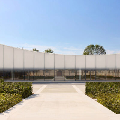 Le Reste Façade du pavillon construit par Sou Fujimoto pour la Maison Ruinart