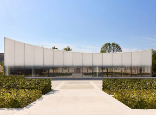 Le Reste Façade du pavillon construit par Sou Fujimoto pour la Maison Ruinart