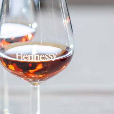 Environ 500 à 600 salariés de la maison de cognac Hennessy, filiale de LVMH, ont fait grève mardi