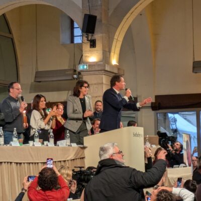 Dominic West, Eva Longoria, Zabou Breitman, et Jean Reno animent la vente aux enchères des Hospices de Beaune et notamment la pièce de charité