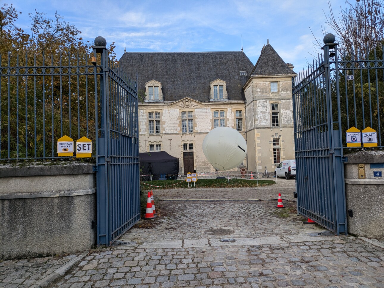 Château de Taissy, où Netflix tourne un film sur le champagne