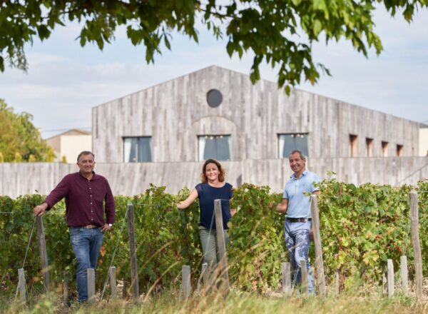 Caroline Artaud dans les vignes du château clerc milon animera une masterclass à Bordeaux Tasting