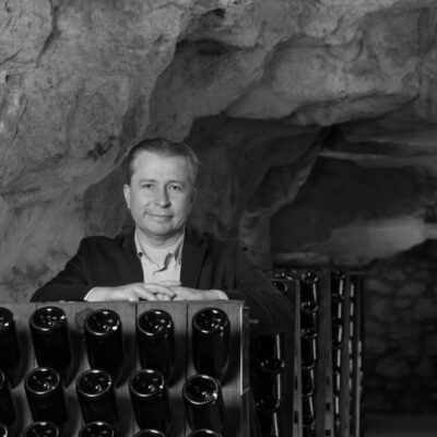 Arnaud Van Der Voorde, nouveau chef de caves de la Maison Pannier, dans les caves de la Maison