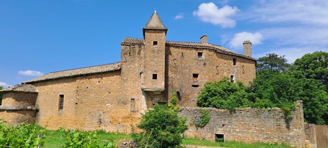 Le château de Vinzelles, nouvelle propriété de Jean d'Arthuys